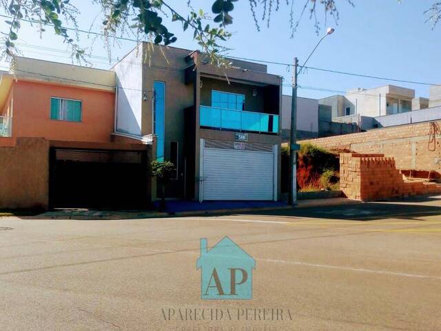 #240 - Casa para Venda em Bragança Paulista - SP