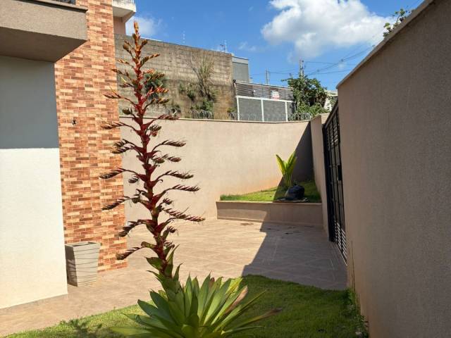 Casa para Venda em Atibaia - 4
